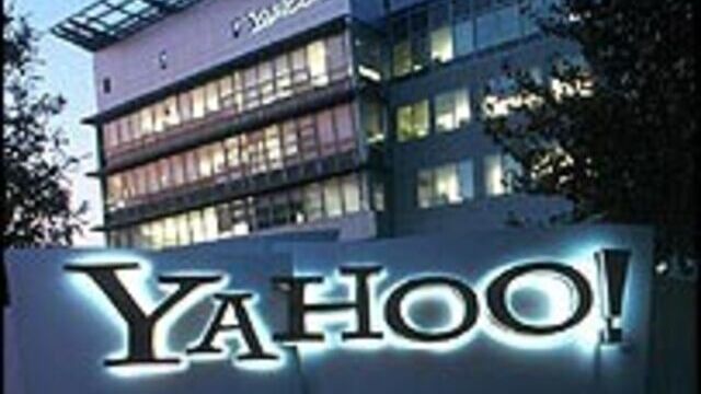 Microsoft eyes Yahoo